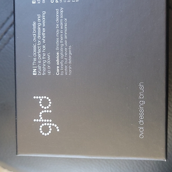 ghd Oval Dressing Brush - Picture 4 of 4